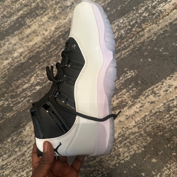 Jordan Sneakers Black and White